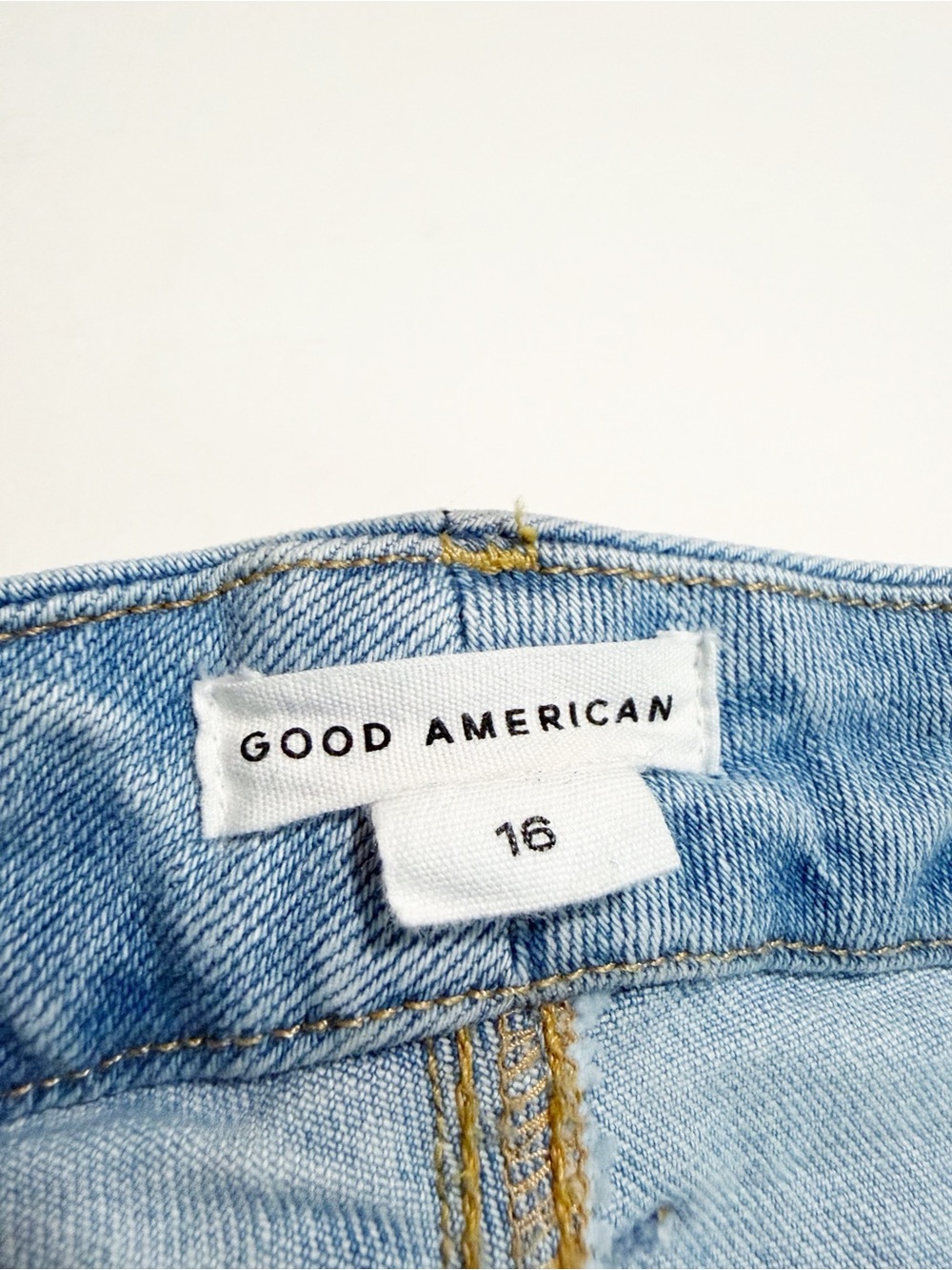 Good American Light Wash Straight Leg High Waisted Jeans - Picture 7 of 9